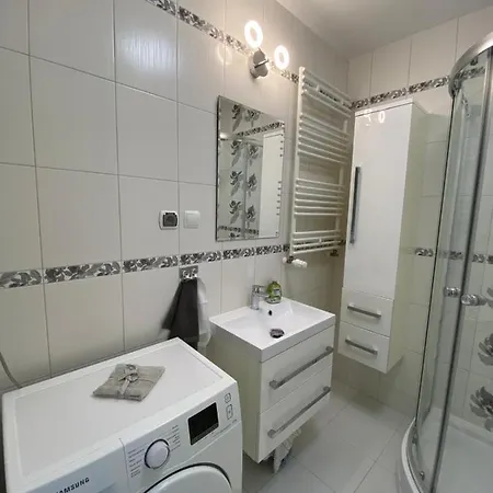 Przytulny Niedaleko Centrum Apartamento