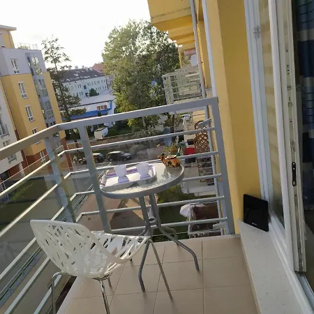 Przytulny Niedaleko Centrum アパート