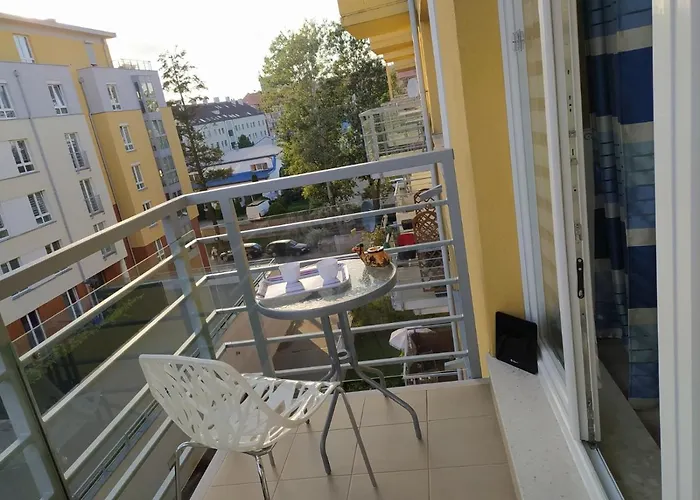 Przytulny Niedaleko Centrum アパート